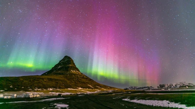 aurora boreale viola