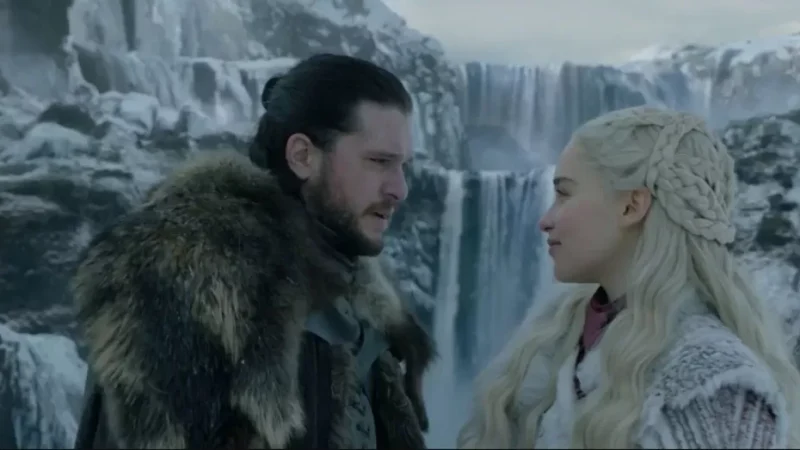 game of thrones in islanda Jon e Dany a Skogafoss