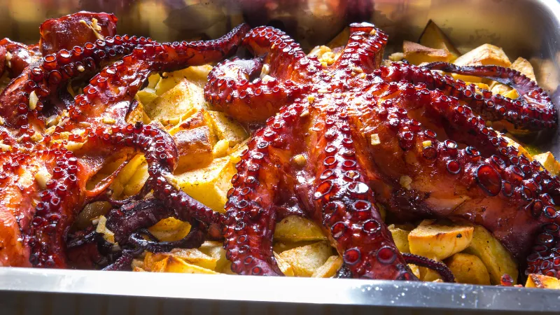 Polvo à lagareiro (polpo alla lagareiro)