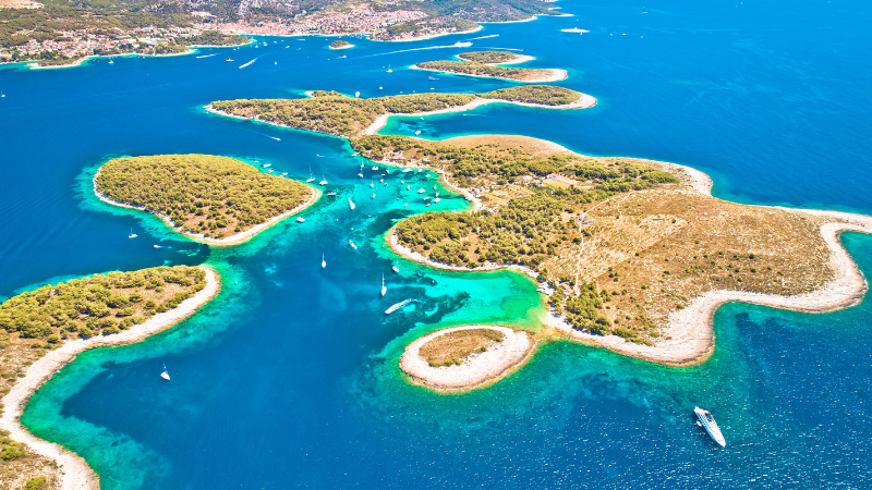 Caletta-delle-isole-Pakleni_-Hvar_-Croazia