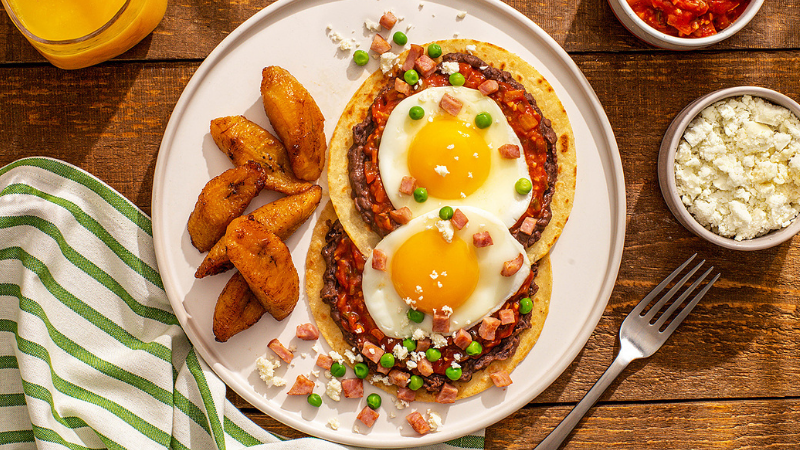 Huevos-motuleños-Messico