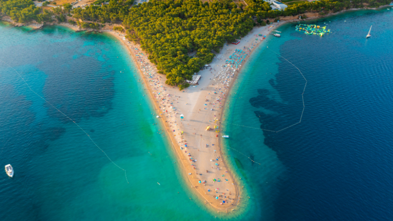 Zlatni-Rat_-isola-di-Brač_-Croazia