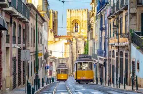 tram 28 lisbona percorso Alfama Graça Chiado